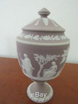 Incroyable Wedgwood Lilas Jasperware Trempé Vase Et Couverture