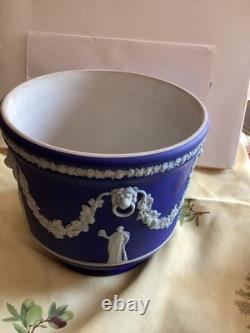 Jardinière / pot / vase en jaspe bleu foncé ancien Wedgwood