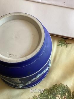 Jardinière / pot / vase en jaspe bleu foncé ancien Wedgwood