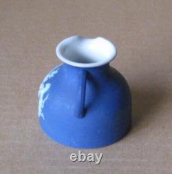 Jarretière MINIATURE en Jasperware COBALT BLUE de Wedgwood avec blason de WITHAM