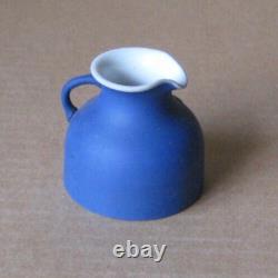 Jarretière MINIATURE en Jasperware COBALT BLUE de Wedgwood avec blason de WITHAM