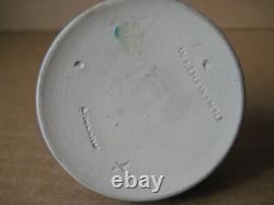 Jarretière MINIATURE en Jasperware COBALT BLUE de Wedgwood avec blason de WITHAM