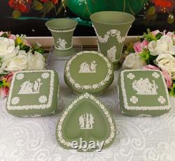 Jasperware Wedgwood (Couleur crème sur vert céladon)