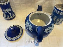 Jasperware antique Wedgwood bleu foncé/cobalt 6 pièces différentes RÉDUITES