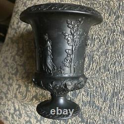 Joli 19ème Centime. Wedgwood Black Basalt Urn Ou Vase Avec Frise Classique