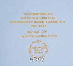 Limitée Ed. Wedgwood 5 Couleur Jasperware Plaque Queen Elizabeth Noces D'argent