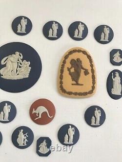 Lot de 19 camées en jaspe Wedgwood