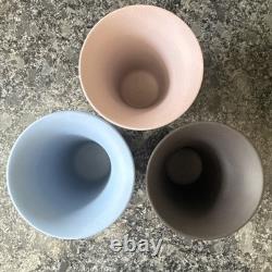 Lot de 3 vases Wedgwood Jasperware lilas, bleu et noir et vide-poche bleu canard – Très bon état
