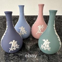 Lot de 4 vases soliflores Wedgwood Jasperware rose, bleu canard, bleu et bleu marine – très bon état