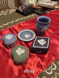 Lot de 5 pièces en jaspe bleu Wedgwood