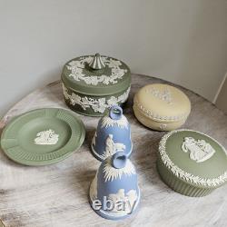 Lot de diverses pièces en jaspe Wedgwood de couleur vert primevère et bleu