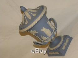 Magnifique Grande Urne Vase En Porcelaine Bleu Wedgwood Jasperware Décor Antique