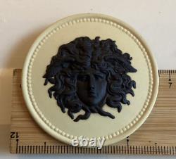Médaillon rond en jaspe jaune Wedgwood très rare tête de Méduse exquis