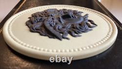 Médaillon rond en jaspe jaune Wedgwood très rare tête de Méduse exquis