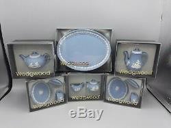 Mini Tea Set Par Wedgewood Bleu Jasperware 11 Pièces Dans Des Boîtes Originales