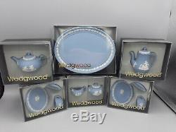 Mini Tea Set Par Wedgewood Bleu Jasperware 11 Pièces Dans Des Boîtes Originales