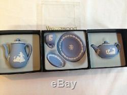 Mini Tea Set Par Wedgewood. Bleu Jasperware. Ensemble Complet De 5 Pièces