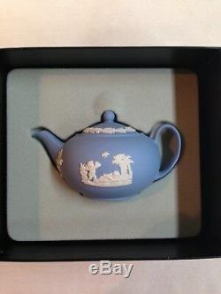 Mini Tea Set Par Wedgewood. Bleu Jasperware. Ensemble Complet De 5 Pièces