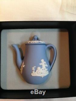 Mini Tea Set Par Wedgewood. Bleu Jasperware. Ensemble Complet De 5 Pièces