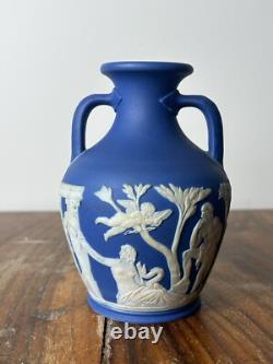 Miniature vase Portland en jaspe bleu Wedgwood 13 cm, XIXe siècle