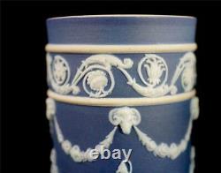 Paire Antique 19th Century Wedgwood Dark Blue Dip Jasperware Spill Vases