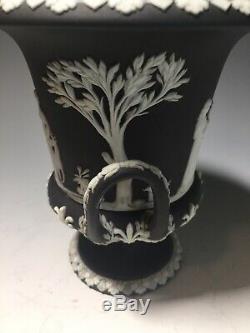 Paire D'urnes Classiques Recouvertes De Bois Noir Jasperware Petite Wedgwood