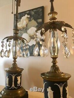 Paire Rare De Lampes Wedgwood D'époque Des Années 1920 Avecblack Jasperware Withcut Glass Center & Drops
