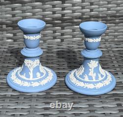 Paire de bougeoirs en jaspe bleu Wedgwood vintage, relief classique, 1969 et 1978