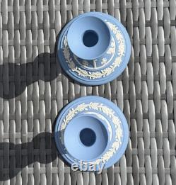 Paire de bougeoirs en jaspe bleu Wedgwood vintage, relief classique, 1969 et 1978