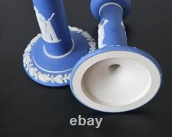 Paire de chandeliers néoclassiques antique Wedgwood Jasperware trempés bleu cobalt