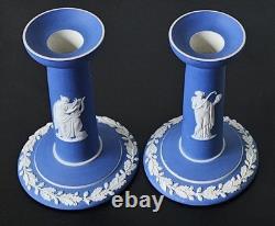 Paire de chandeliers néoclassiques antique Wedgwood Jasperware trempés bleu cobalt