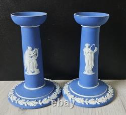 Paire de chandeliers néoclassiques antique Wedgwood Jasperware trempés bleu cobalt