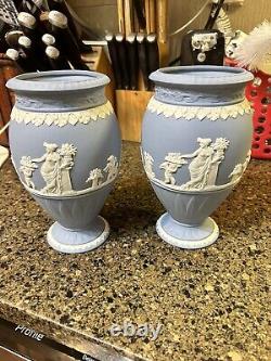 Paire de vases abondants en jaspe Wedgwood