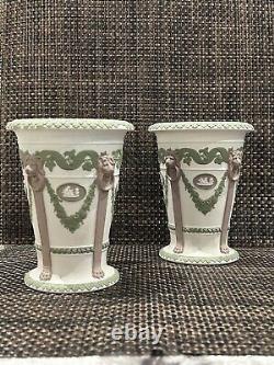 Paire de vases tricolores en jaspe Wedgwood du XIXe siècle