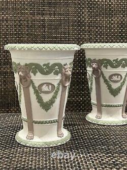 Paire de vases tricolores en jaspe Wedgwood du XIXe siècle