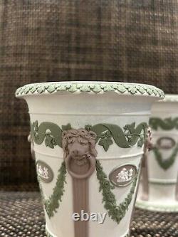 Paire de vases tricolores en jaspe Wedgwood du XIXe siècle