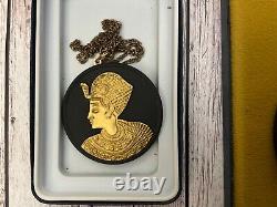 Pendants Égyptiens en Jasper Jasperware Rare de Wedgwood Or sur Noir dans une Boîte