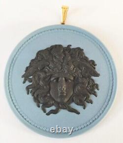 Pendentif Méduse en Jasperware Bleu Wedgwood