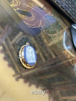 Pendentif antique en jaspe Wedgwood bleu foncé, peut-être monture en pinchbeck ou en or 9 carats