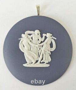 Pendentif en jaspe bleu Wedgwood Portland représentant les Trois Grâces