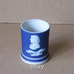 Petit pot JOSIAH WEDGWOOD en jasperware bleu cobalt Wedgwood