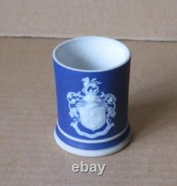 Petit pot JOSIAH WEDGWOOD en jasperware bleu cobalt Wedgwood
