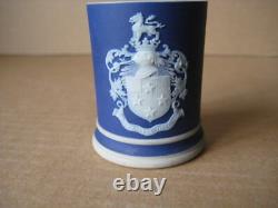 Petit pot JOSIAH WEDGWOOD en jasperware bleu cobalt Wedgwood