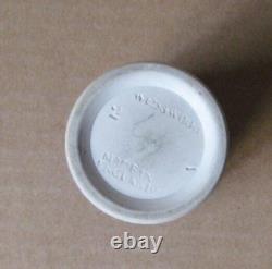 Petit pot JOSIAH WEDGWOOD en jasperware bleu cobalt Wedgwood