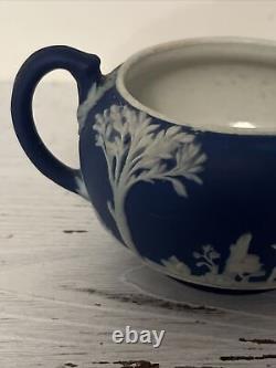 Pichet à lait crème en jaspe bleu foncé Wedgwood antique Angleterre vers 1890