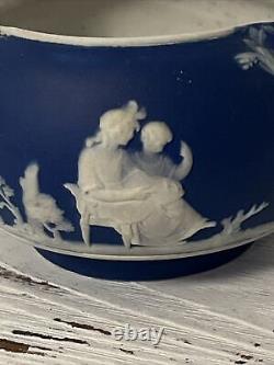 Pichet à lait crème en jaspe bleu foncé Wedgwood antique Angleterre vers 1890