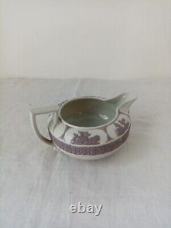 Pichet en jaspe blanc et lilas Wedgwood (ébréché)