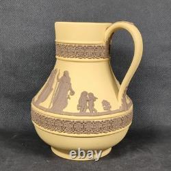 Pichet étrusque en jaspe Wedgwood Cane jaune et taupe brun Ht 13,5 cm