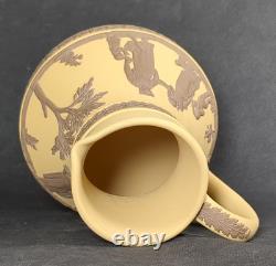 Pichet étrusque en jaspe Wedgwood Cane jaune et taupe brun Ht 13,5 cm