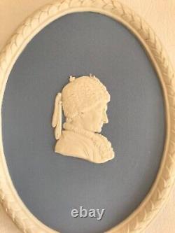 Plaque Wedgwood Jasperware Jean Jacques Rousseau en excellent état C1962